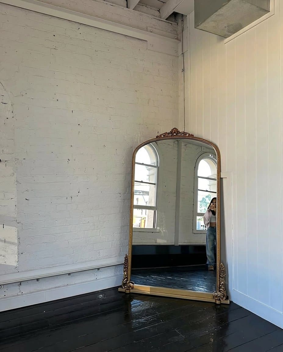 Vintage gold mirror at Bratty Blinks salon