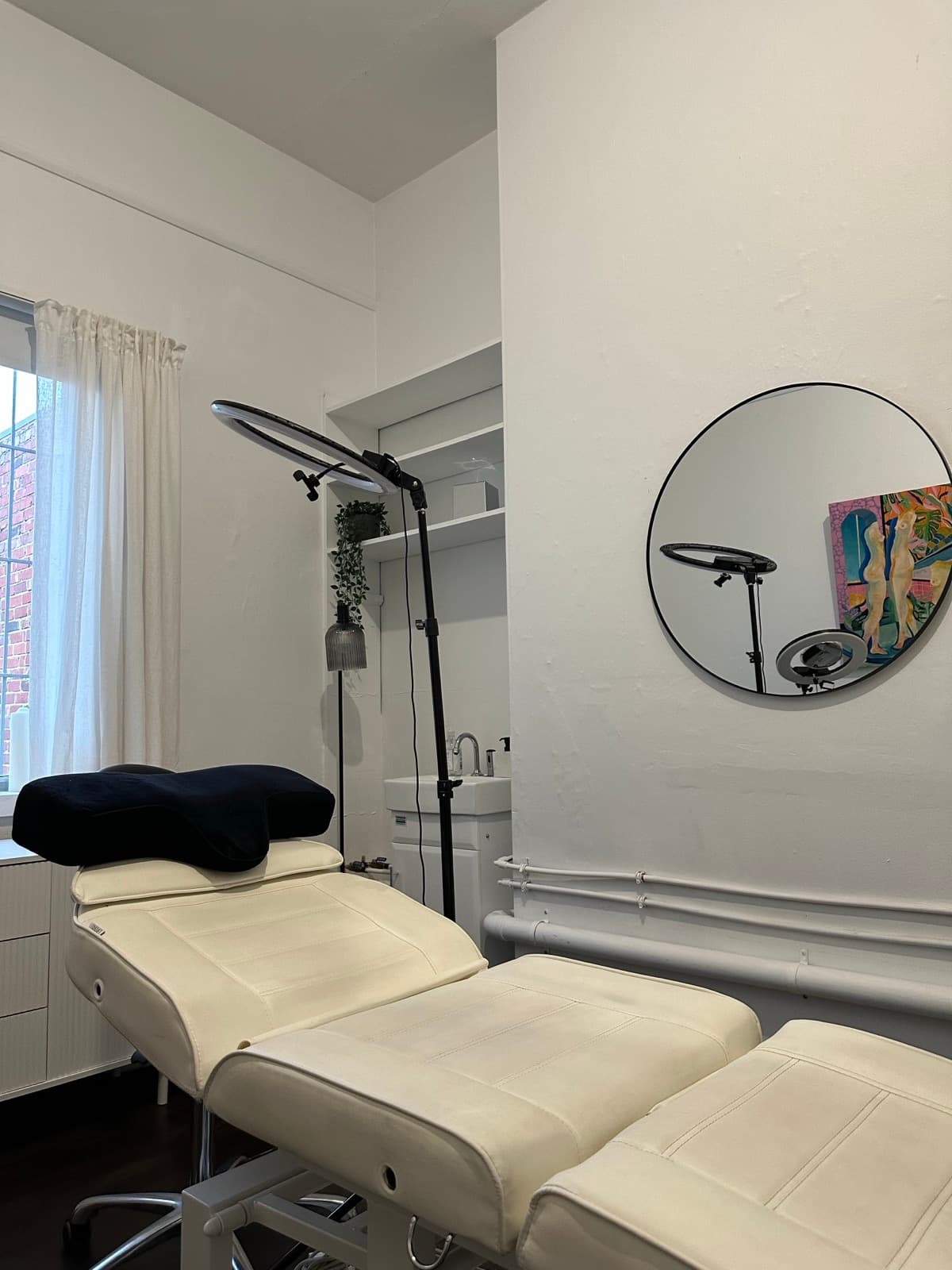 Bratty Blinks South Melbourne studio