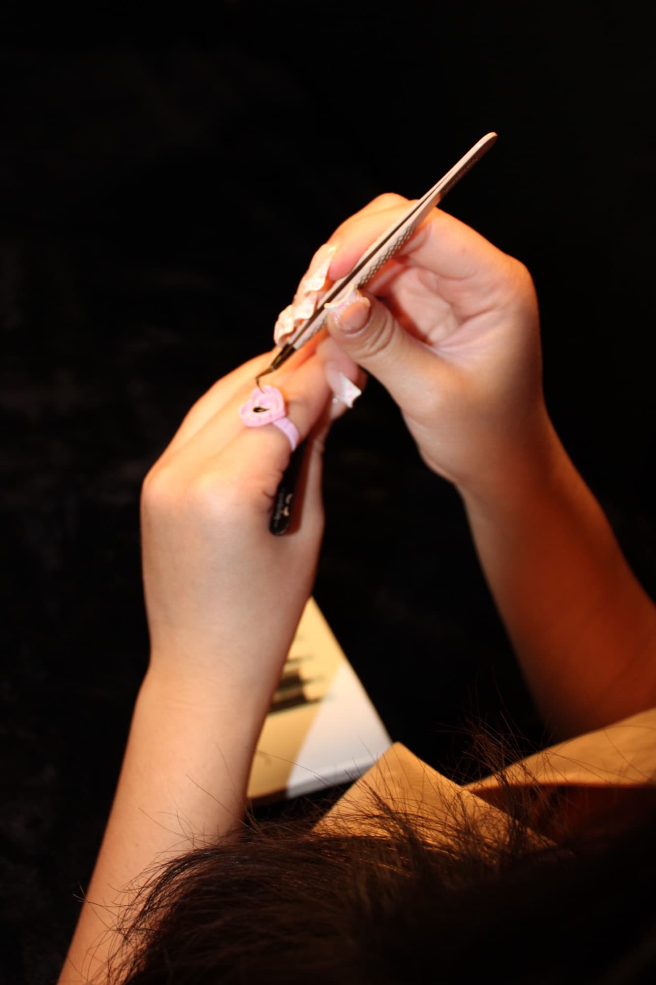 Close-up of lash technique